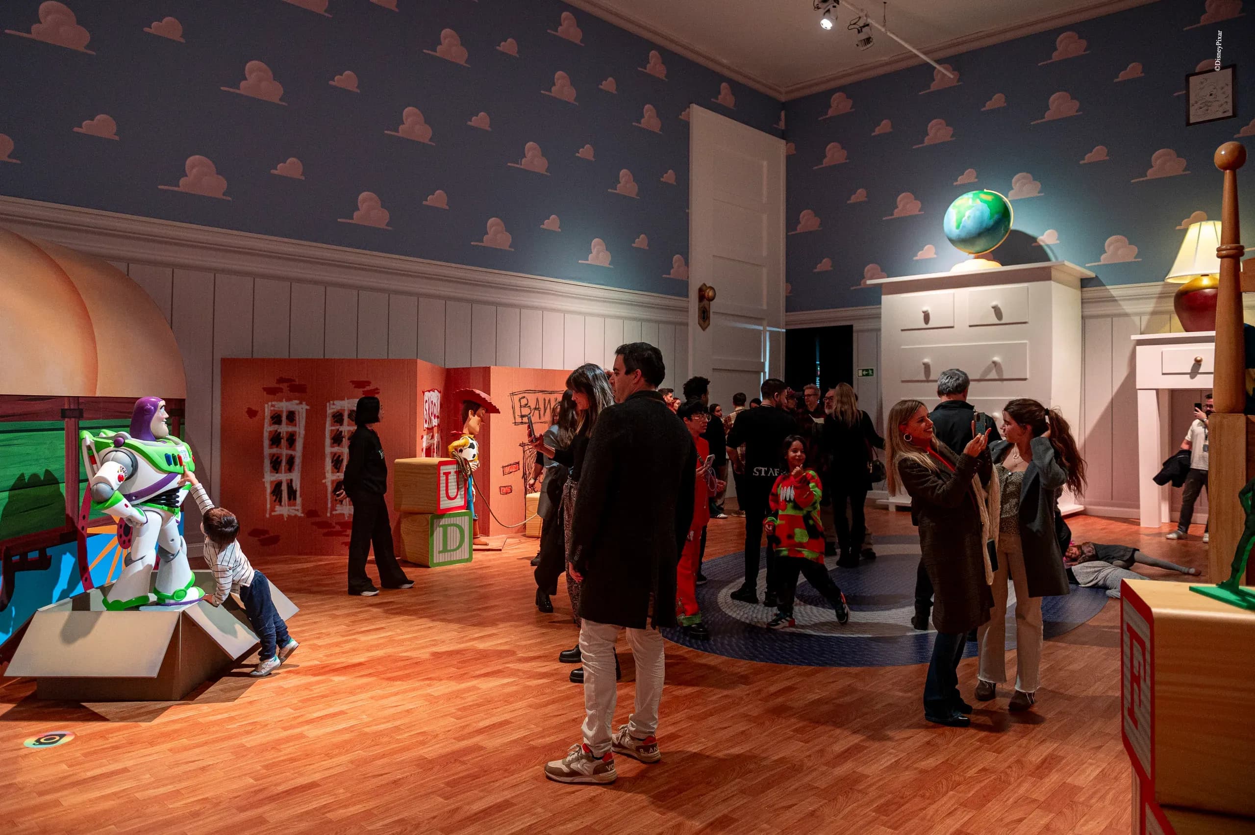 People inside Andy's Room from Toy Story 1 